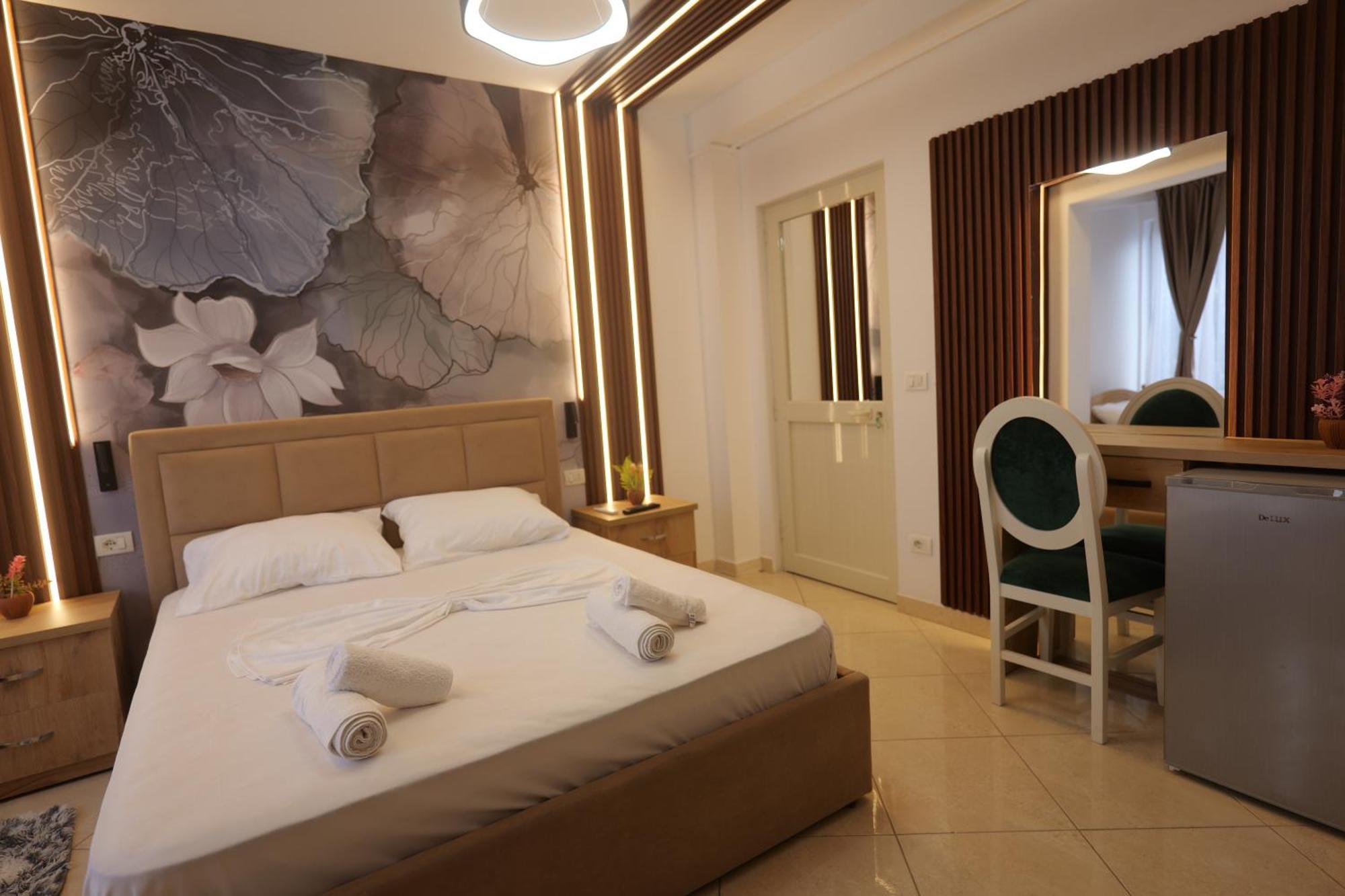 Golden Sleep Hostel Shkoder Exterior photo