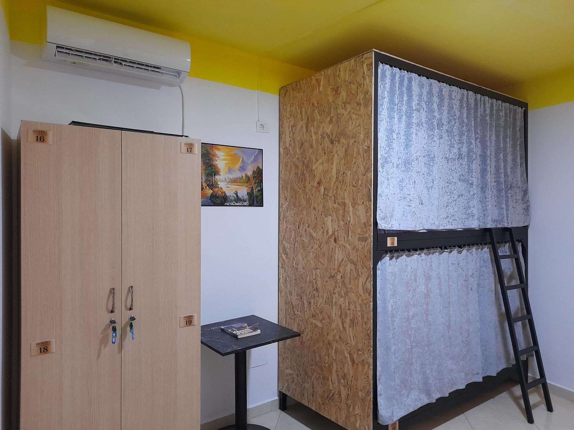 Golden Sleep Hostel Shkoder Exterior photo
