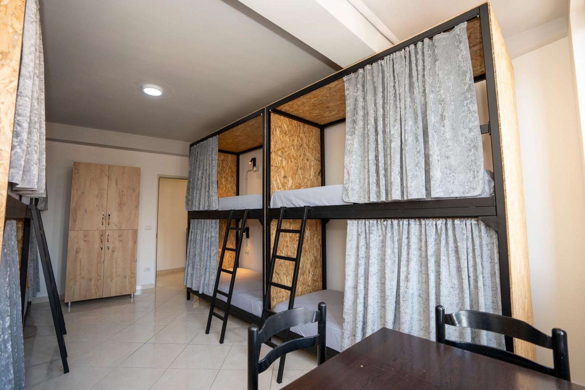 Golden Sleep Hostel Shkoder Exterior photo