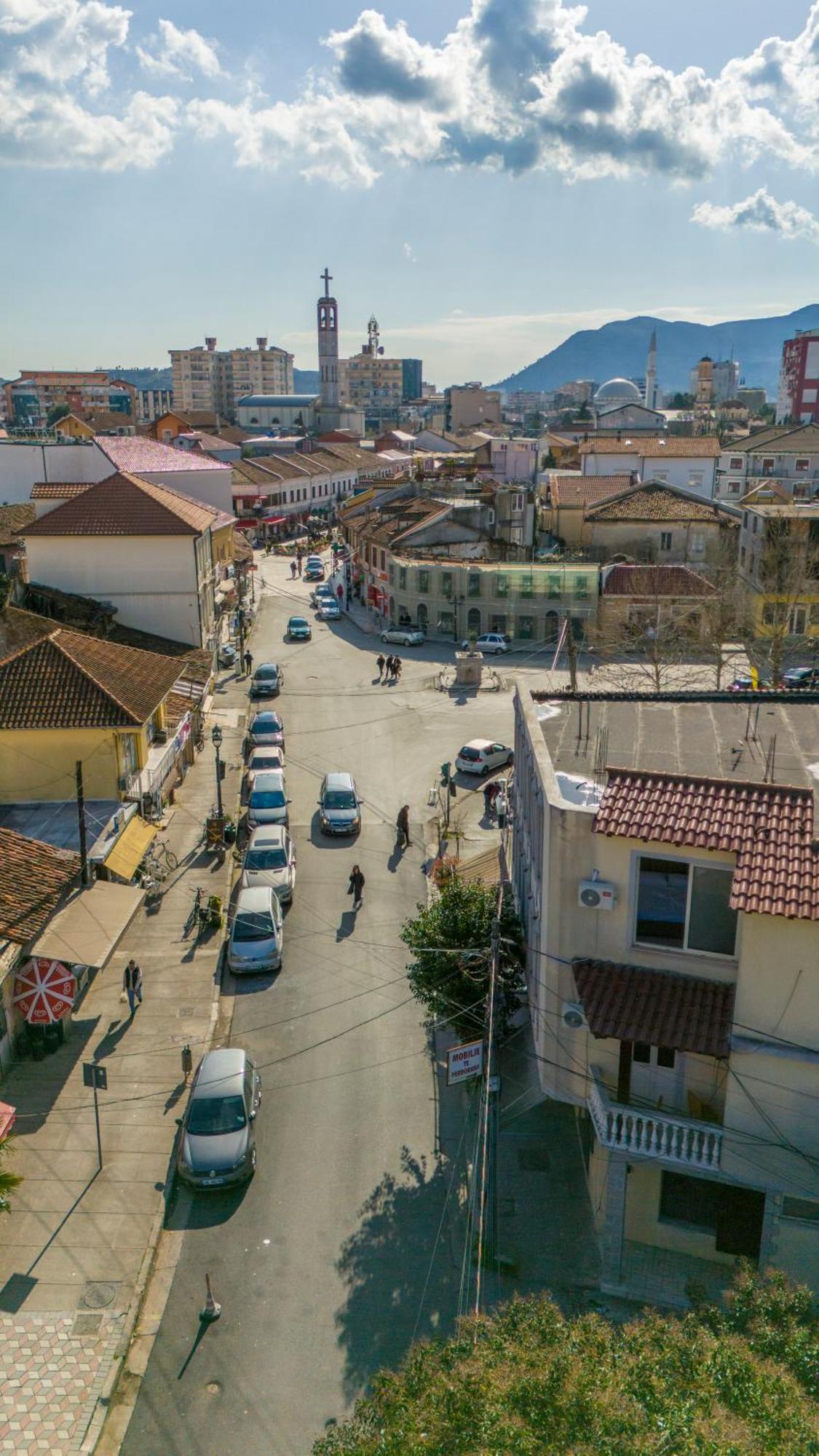 Golden Sleep Hostel Shkoder Exterior photo